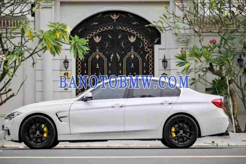 Cần bán gấp BMW 3 Series 320i đời 2018, màu Trắng