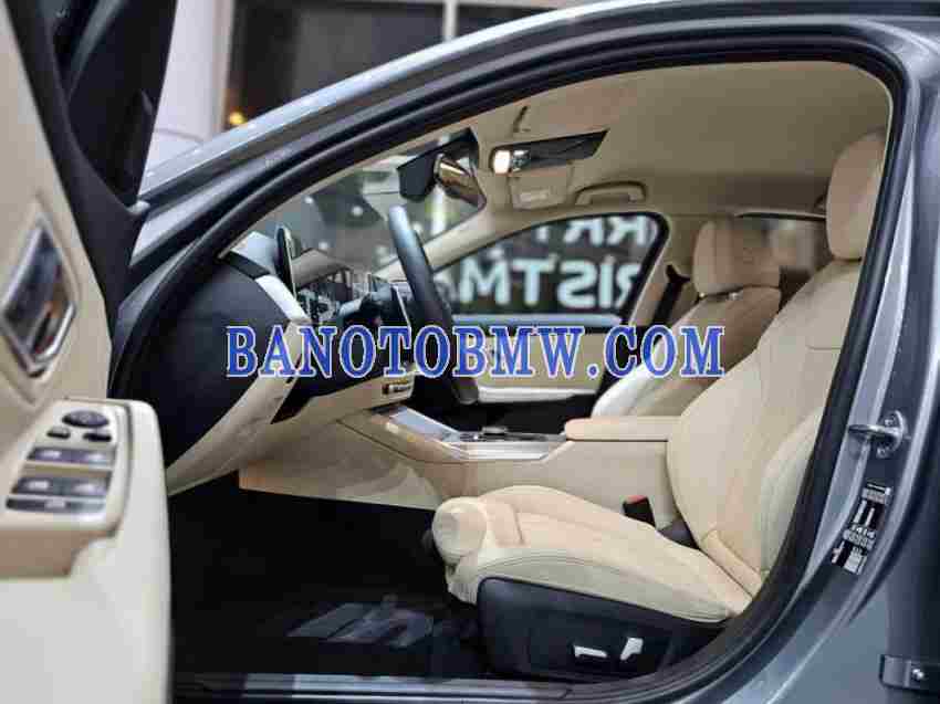 BMW 3 Series 320i Sport Line 2024 - màu Bạc - xe cực đẹp