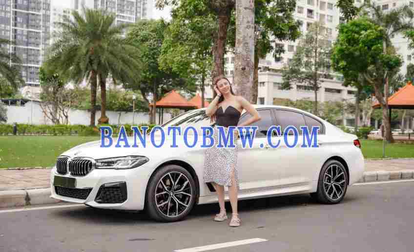 Cần bán gấp xe BMW 5 Series 520i M Sport năm 2022, màu Trắng, Số tự động