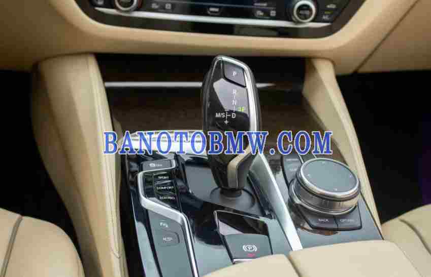 Cần bán xe BMW 5 Series 530i Luxury Line màu Đen 2018