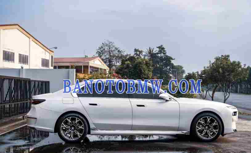 Cần bán xe BMW 7 Series 735i Pure Excellence màu Trắng 2023