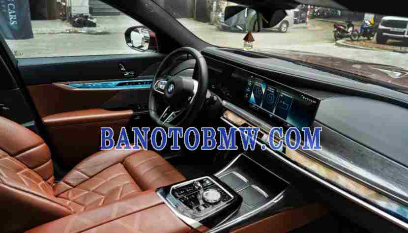 Cần bán gấp xe BMW 7 Series 735i M Sport năm 2023, màu Đỏ, Số tự động