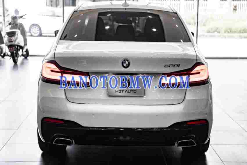 Cần bán gấp xe BMW 5 Series 520i M Sport năm 2021, màu Trắng, Số tự động