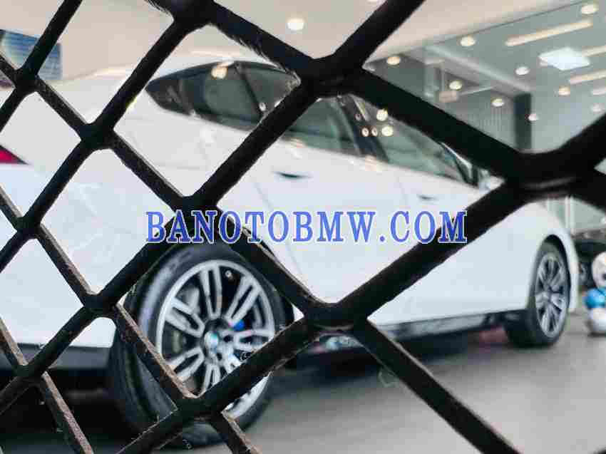 Bán BMW 5 Series 530i M Sport năm 2025, màu Trắng, xe Lắp ráp trong nước