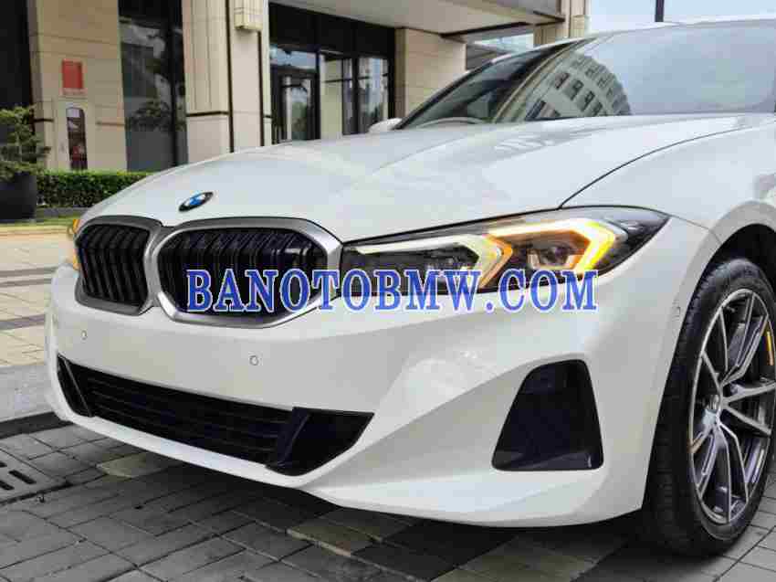 Cần bán gấp xe BMW 3 Series 320i Sport Line năm 2024, màu Trắng, Số tự động
