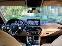 Bán BMW 5 Series 520i Luxury Line, màu Trắng, Máy xăng, 2022