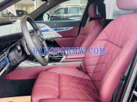BMW 7 Series 2025 bản 740i Pure Excellence