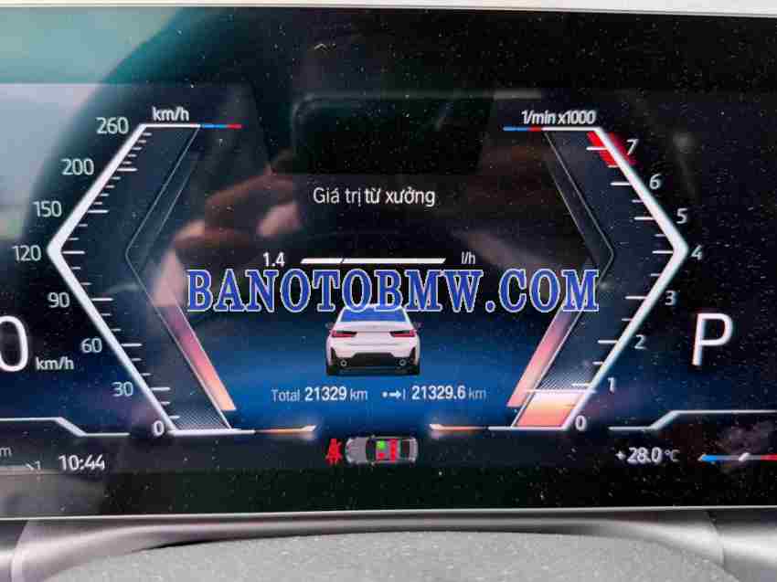 Cần bán xe BMW 3 Series 330i M Sport màu Trắng 2023