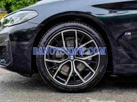 Cần bán xe BMW 5 Series 520i M Sport màu Đen 2023