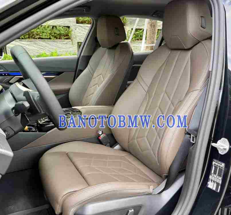 Cần bán xe BMW 5 Series 520i Premium màu Đen 2025